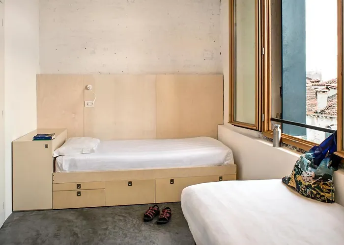 Combo Hostel Velence